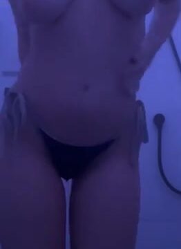 Ava Reyes Aka Avaxreyes Nude Shower OnlyFans Video